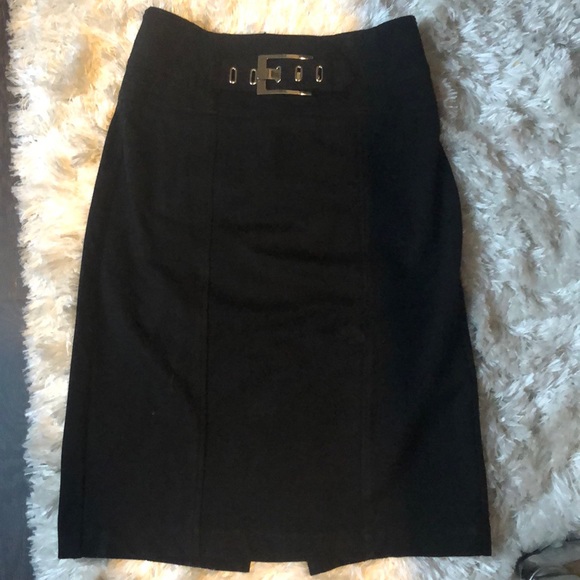Cache contour black skirt with buckle - Picture 1 of 5